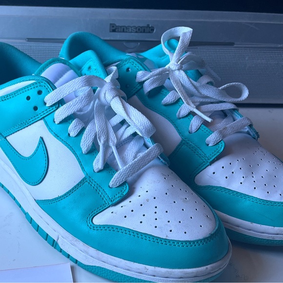 Nike Dunks ‘Clear Jade’ - Picture 2 of 7